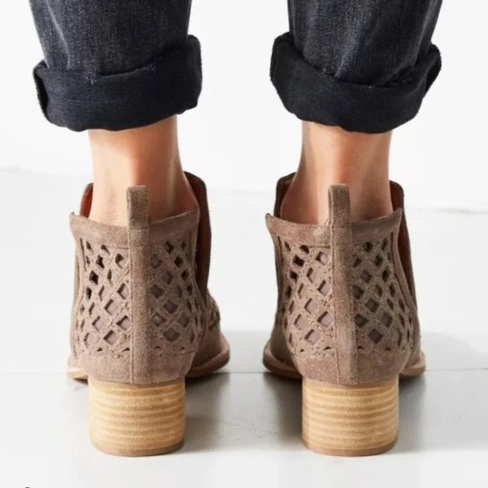 Jeffrey Campbell Taggart Ankle Booties in Taupe 6.5